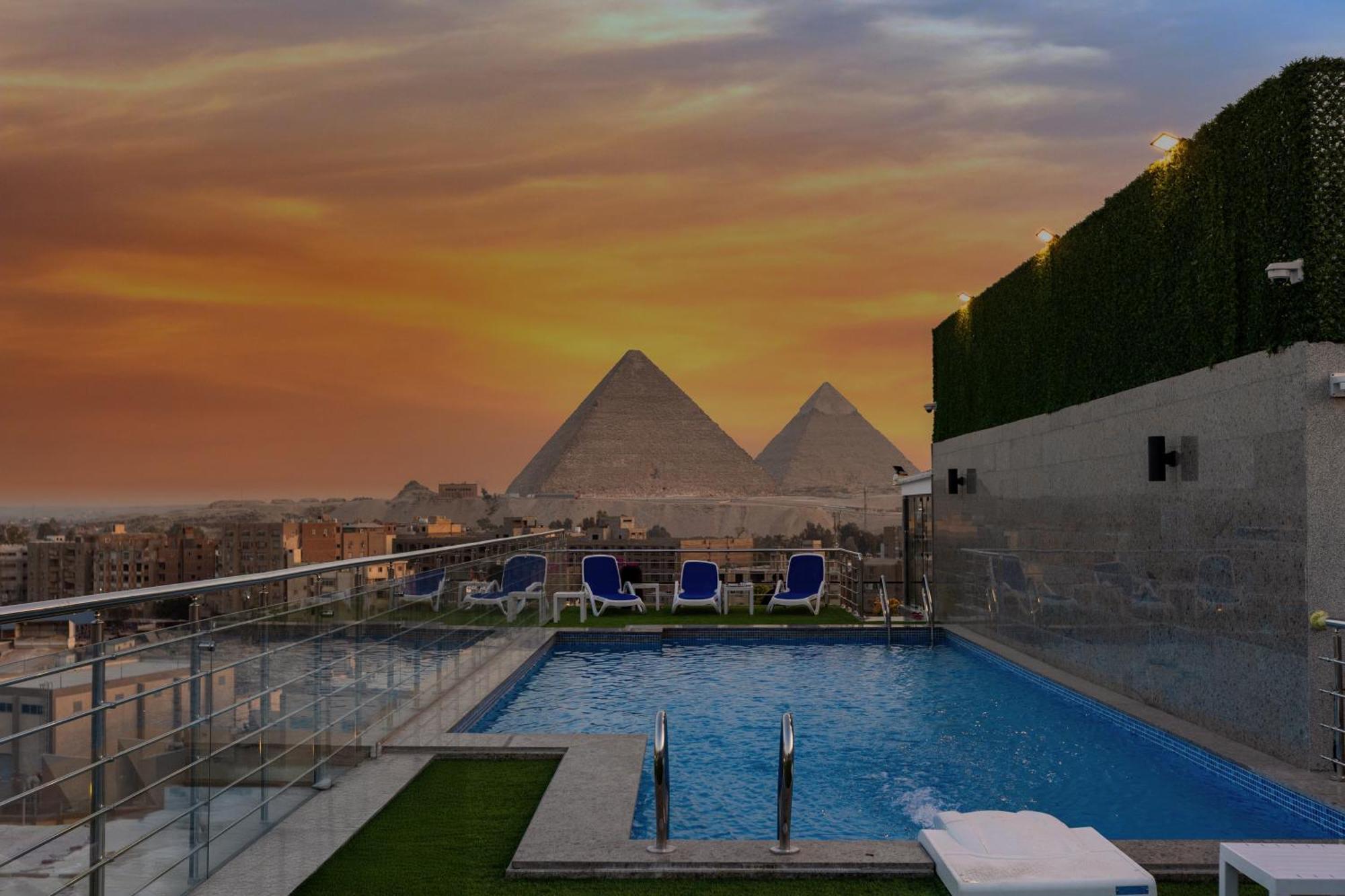 Al Kawm al Akhdar Gold'S Pyramids Hotel מראה חיצוני תמונה